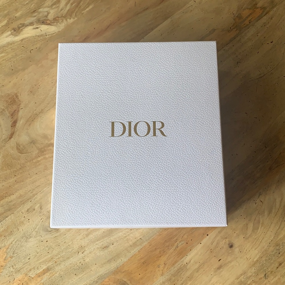 DIOR Gift/Shoe Box w/Silk paper - Medium